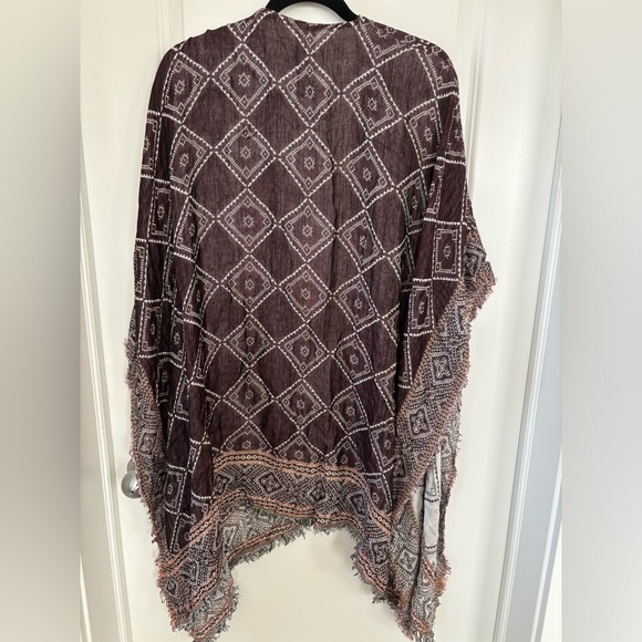 Ecote Shawl Wrap - Picture 2 of 5